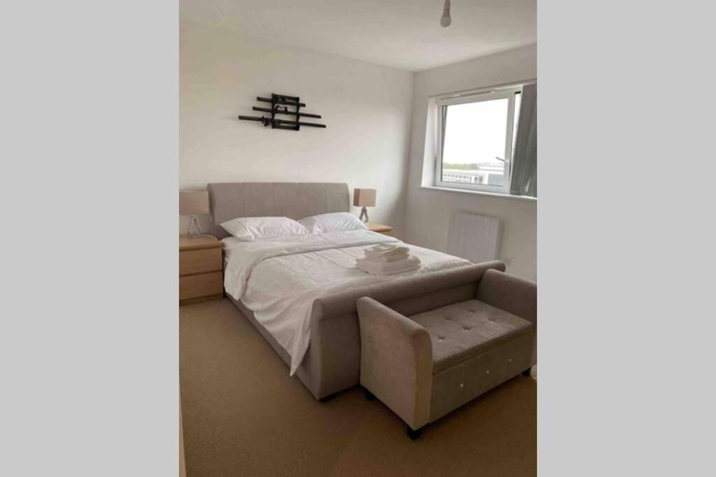 Luxury 1 Bedroom Apartment With Netflix & Parking Μπόρχαμγουντ Εξωτερικό φωτογραφία